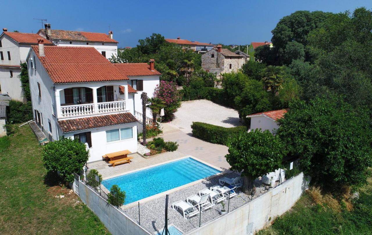 Apartments Ella Poreč Extérieur photo