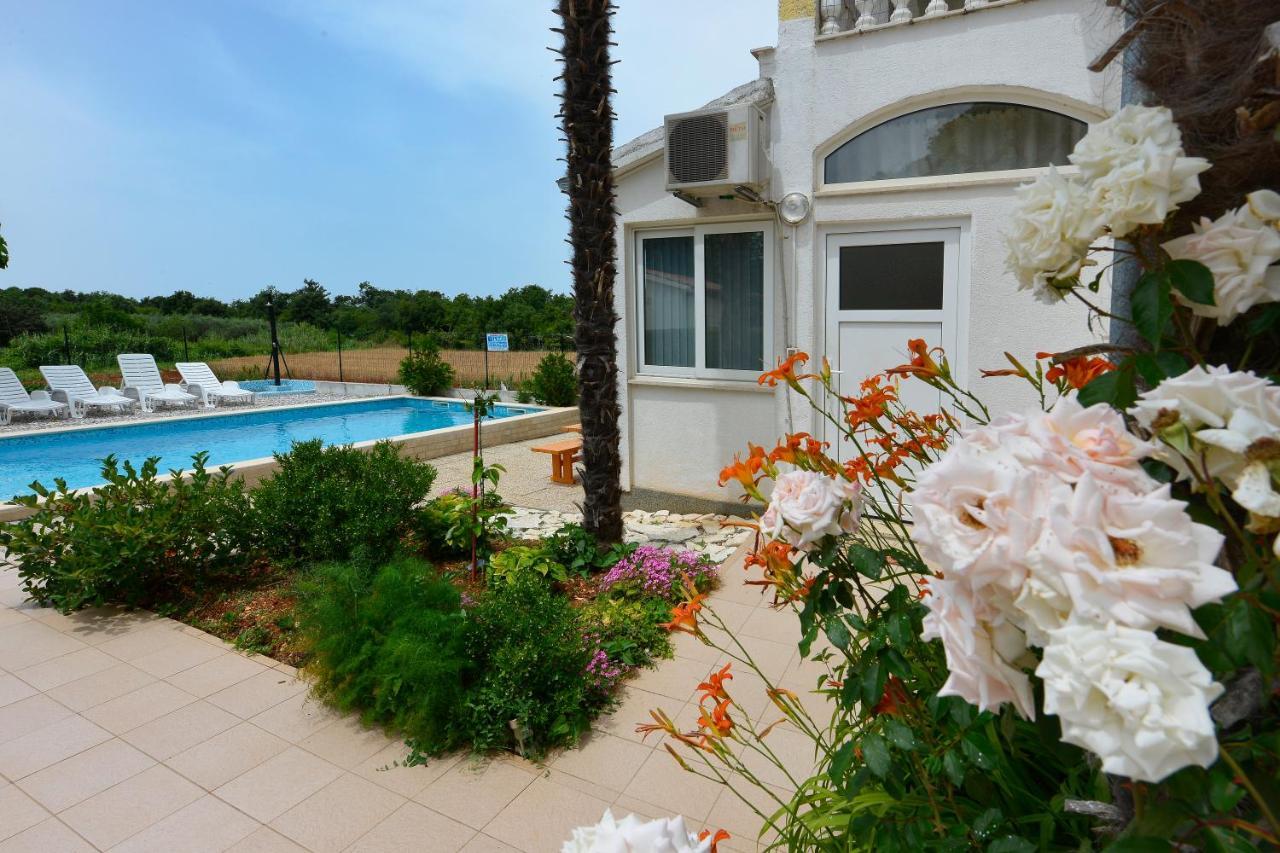 Apartments Ella Poreč Extérieur photo